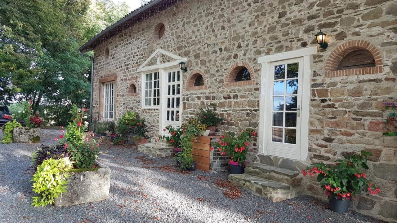 Gites Du Castellare Le Chalard Luaran gambar